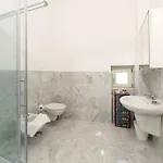 - Luxury Italy * Βερμπάνια
