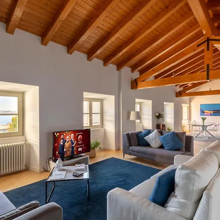 - Luxury Italy ורבאניה