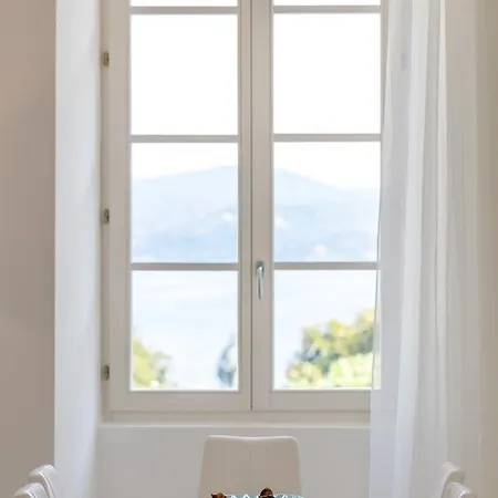 - Luxury Italy