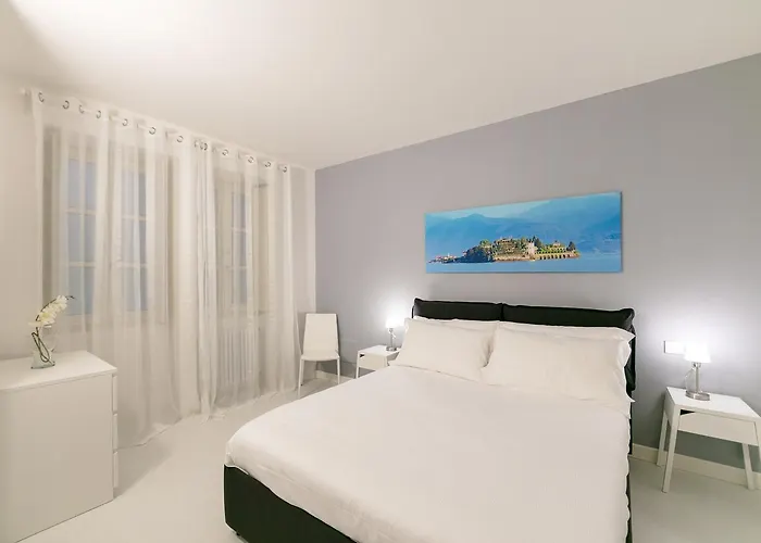 - Luxury Italy